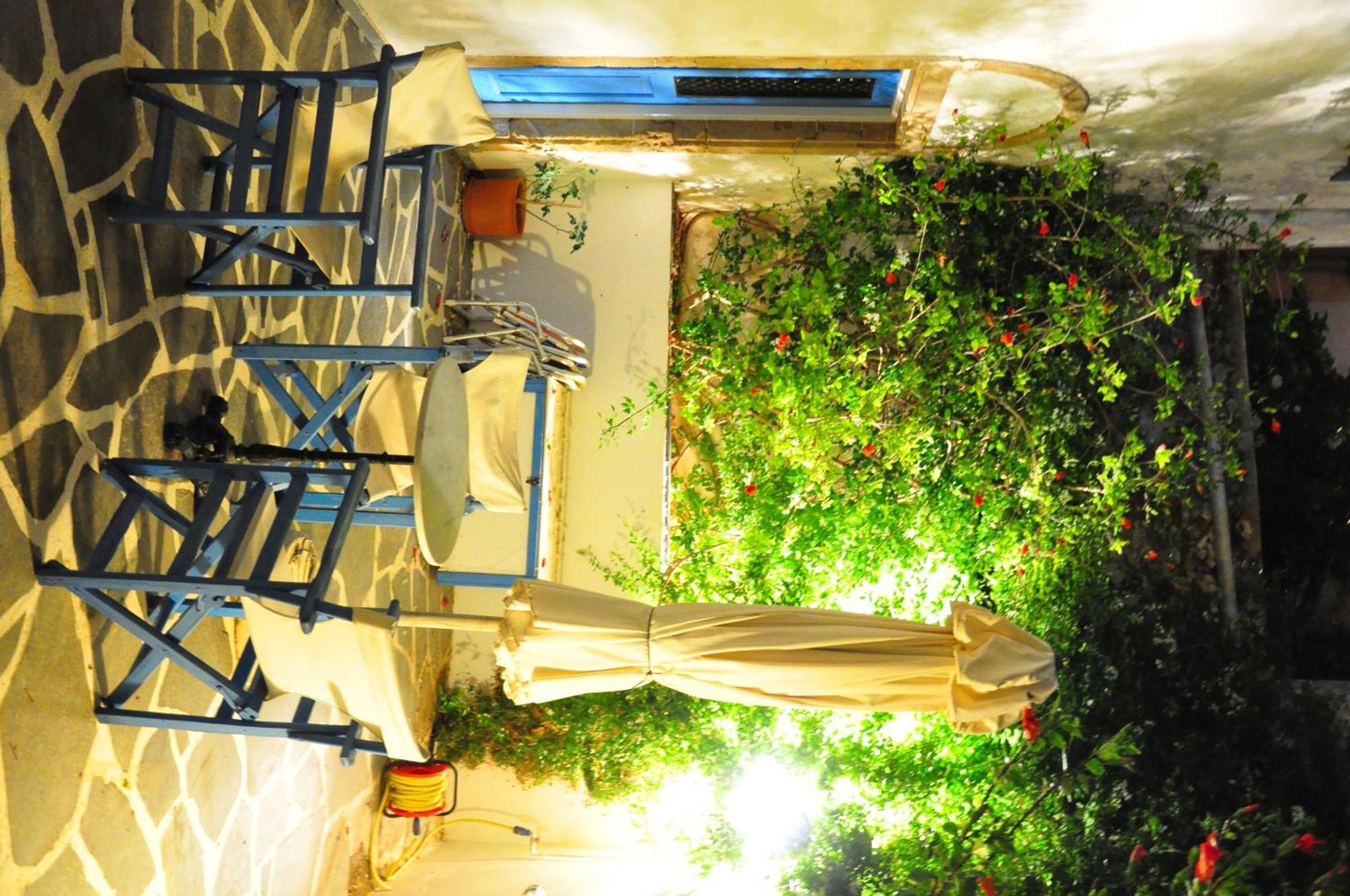 Margarita Hotel Kythira Town Экстерьер фото